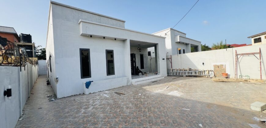 BRAND-NEW 3BEDROOM WITH BOYSQUARTERS// BIG COMPOUND FOR SALE AT SPINTEX , ACCRA GHANA