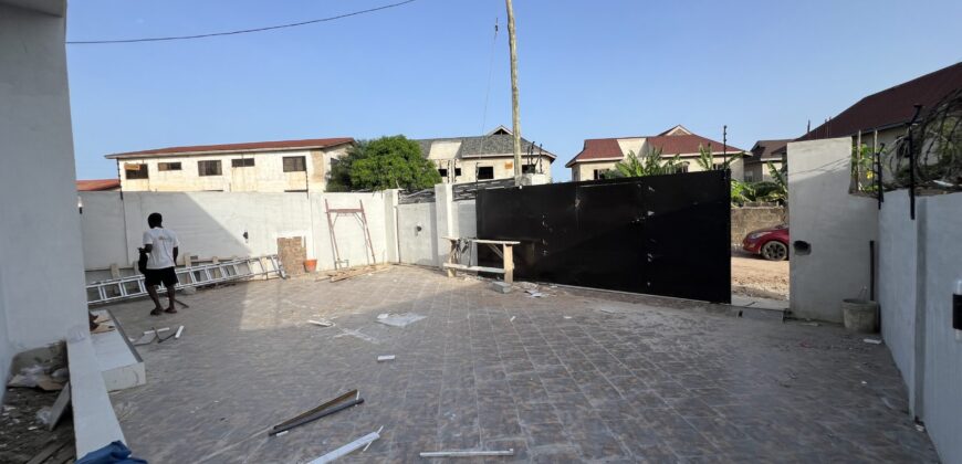 BRAND-NEW 3BEDROOM WITH BOYSQUARTERS// BIG COMPOUND FOR SALE AT SPINTEX , ACCRA GHANA