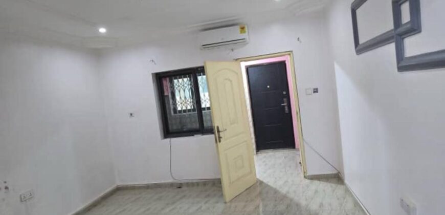 Chamber and hall self contained at Teshie Tebibiano for 1700GH