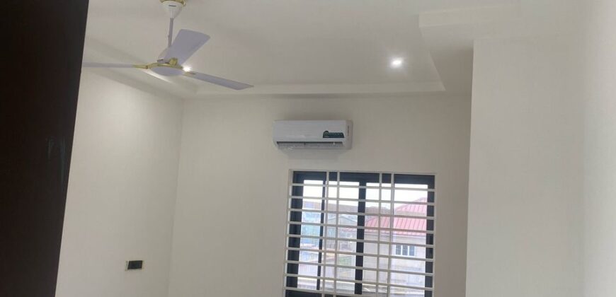 🏠 For Sale: 4-Bedroom House at Lakeside Estate, Accra