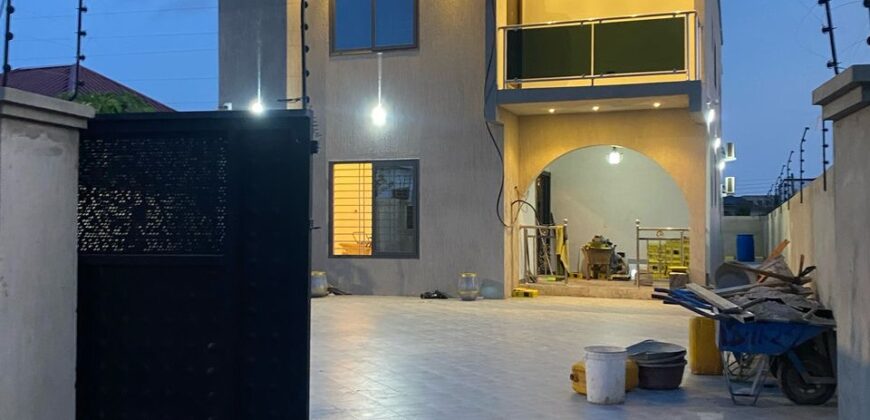 🏠 For Sale: 4-Bedroom House at Lakeside Estate, Accra