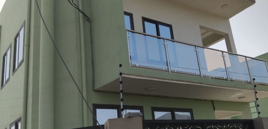 🏡 Executive 4-Bedroom House for Sale – Lakeside Community 9