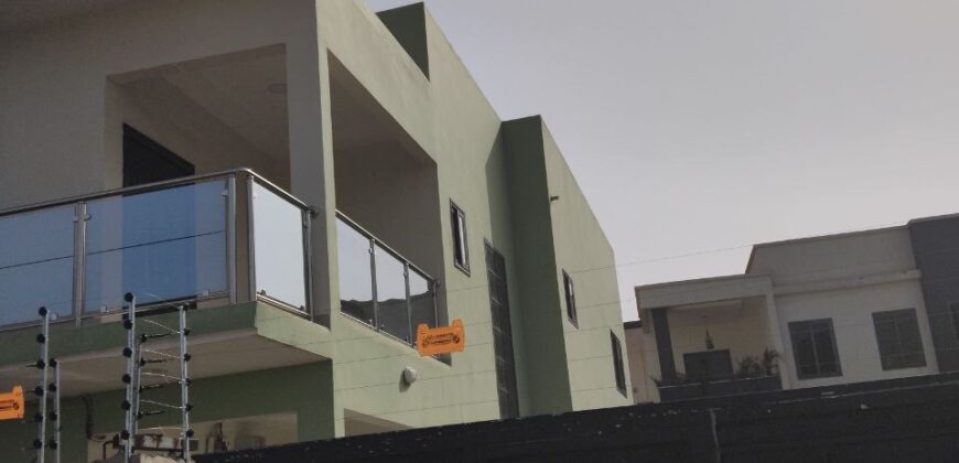 🏡 Executive 4-Bedroom House for Sale – Lakeside Community 9