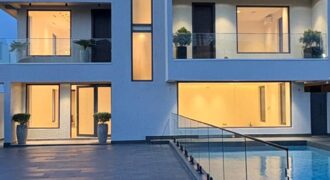 🏡 Ultra-Luxury 5-Bedroom Home with Pool, Bar & Rooftop Cabana – East Legon, Accra