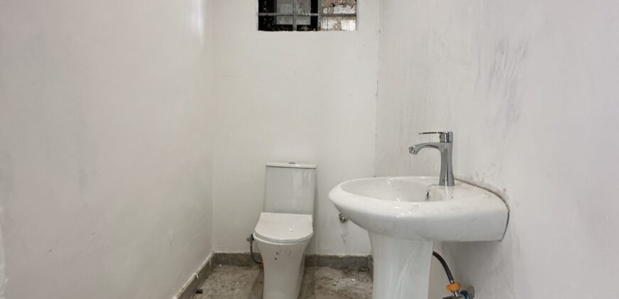 🏡 2-Bedroom House for Sale – School Junction, Asaragujohe