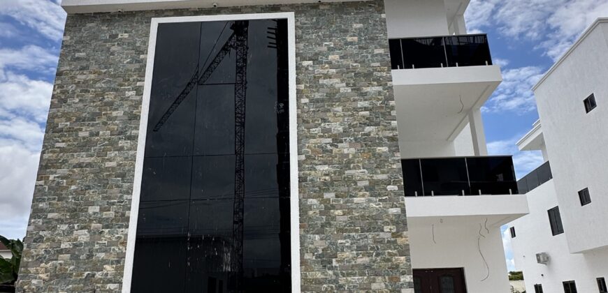 🏡 5-Bedroom Luxury Home with Penthouse – East Legon, Accra