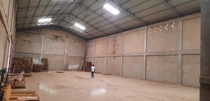 🏭 PROPERTY FOR SALE – WAREHOUSE WITH OFFICES📍 Katamanso (Ashaiman)